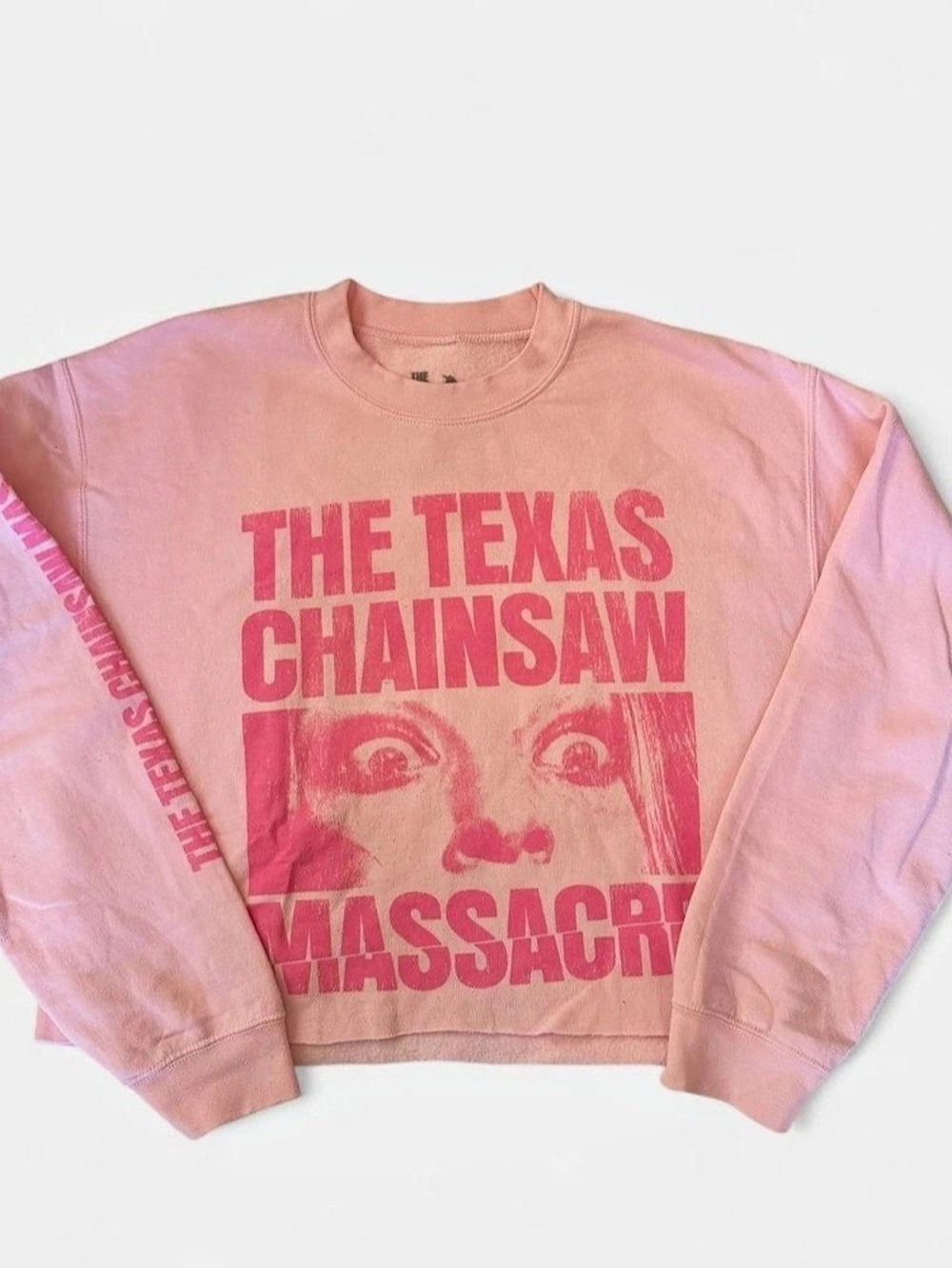The Texas Chainsaw Massacre Graphic Sweatshirt in Pink M